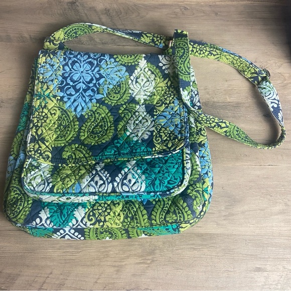 Vera Bradley Messenger Crossbody - Caribbean Sea Print- Retired - Picture 1 of 12